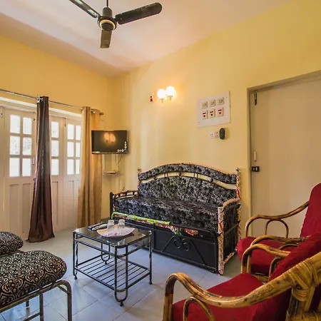 Oyo 12198 Home 2Bhk Calangute Beach